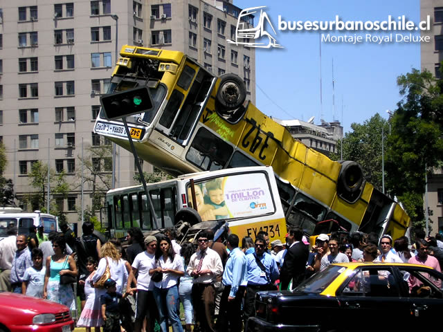 Marcopolo Torino Intervención Urbana Royal Deluxe