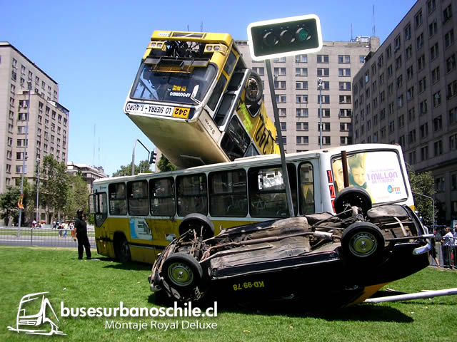 Marcopolo Torino Intervención Urbana Royal Deluxe